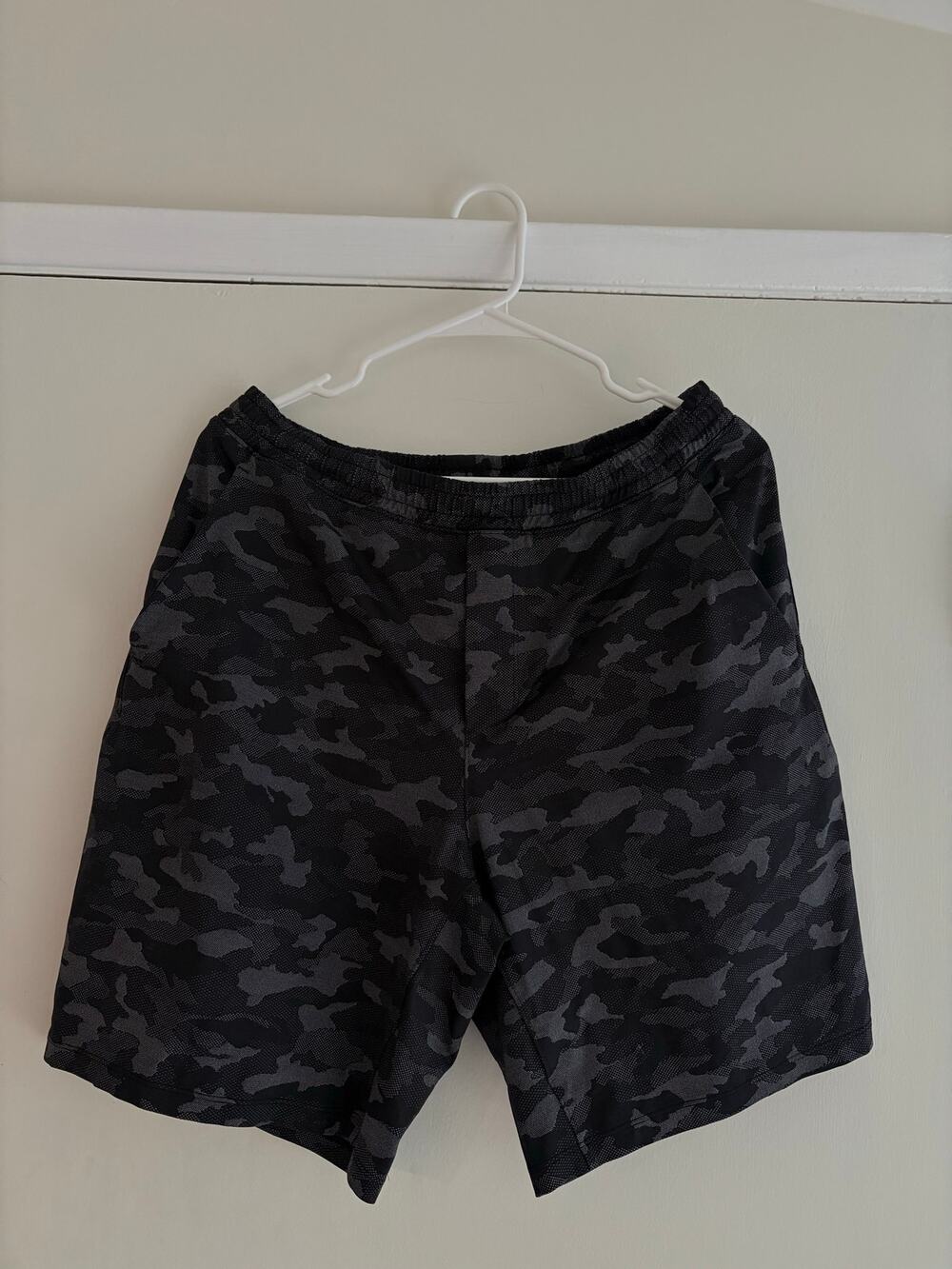 lululemon Pace Breaker 9” Shorts Black Gray Camo Men’s